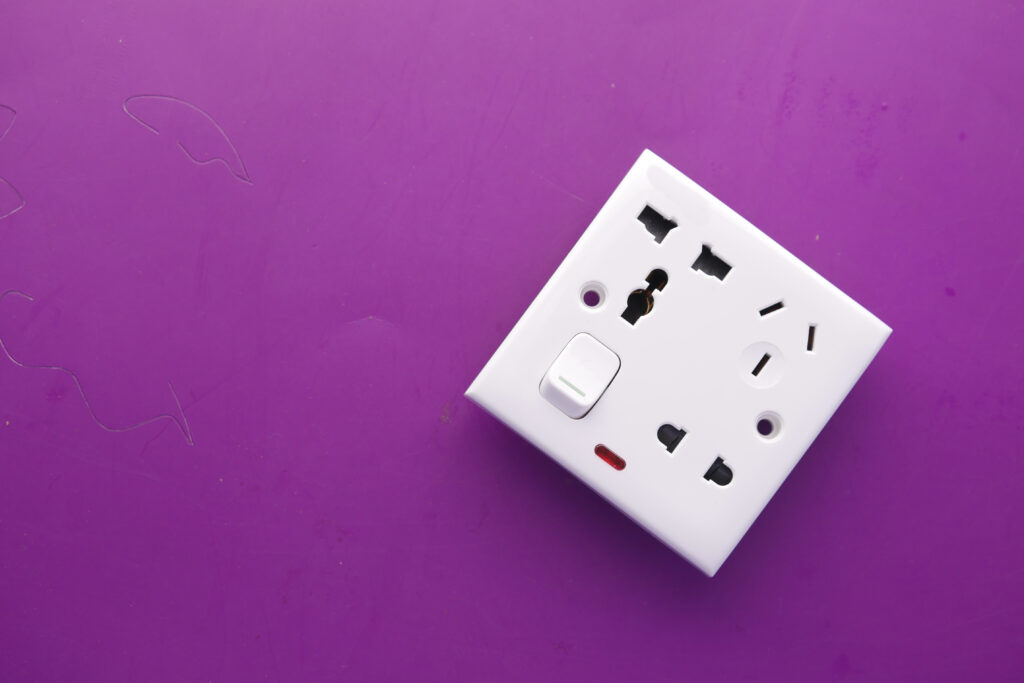 what are the four types of electrical outlets