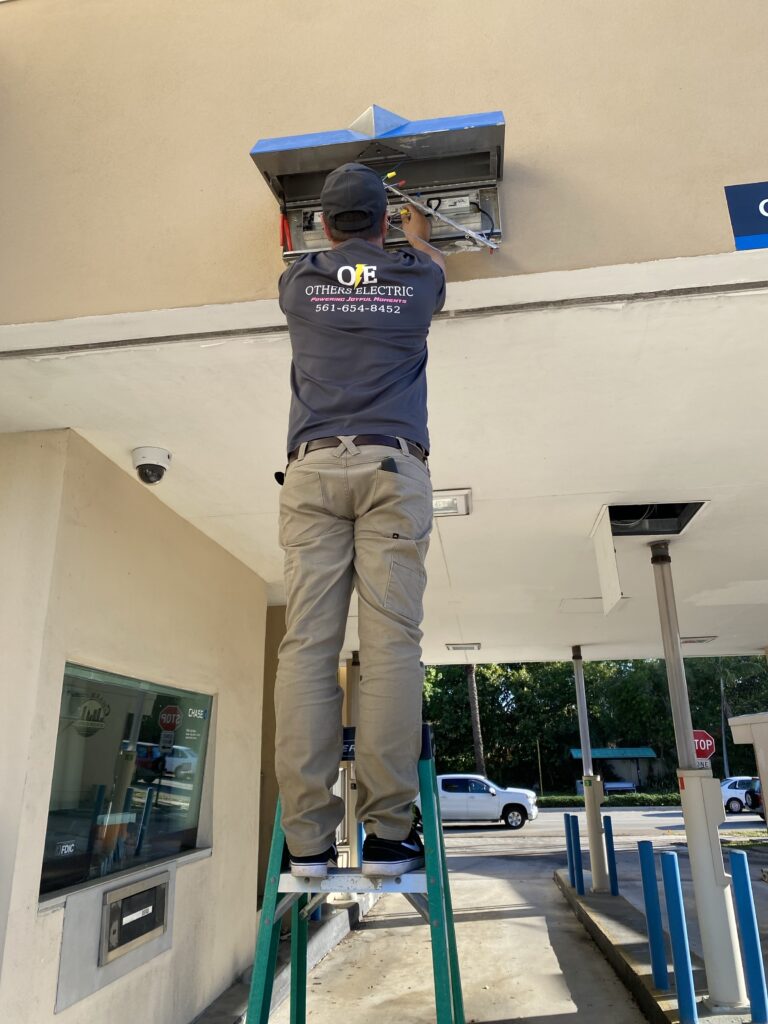 commercial electricians for banks
