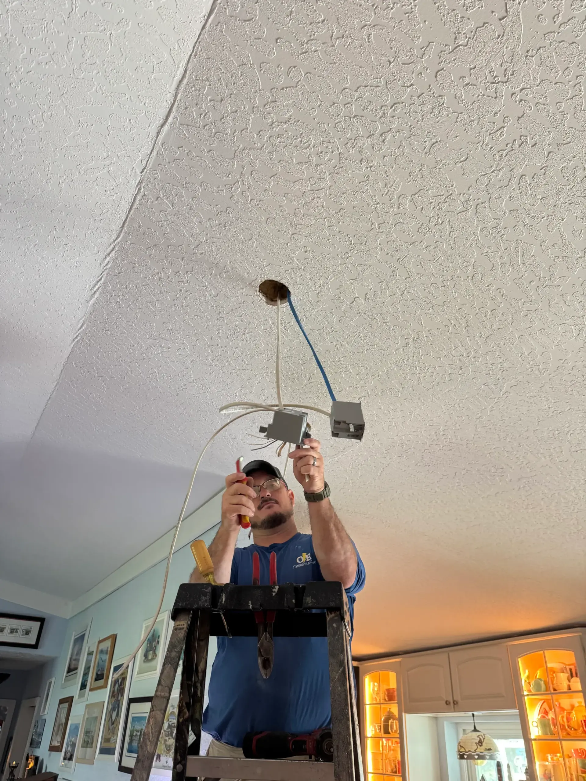 How to install a Light Fixture West Palm Beach Florida